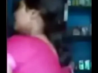 famous desi aunty boob pretend 1st time