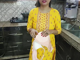 Desi bhabhi was cleanser dishes in kitchen then her brother in law came and uttered bhabhi aapka chut chahiye kya dogi hindi audio